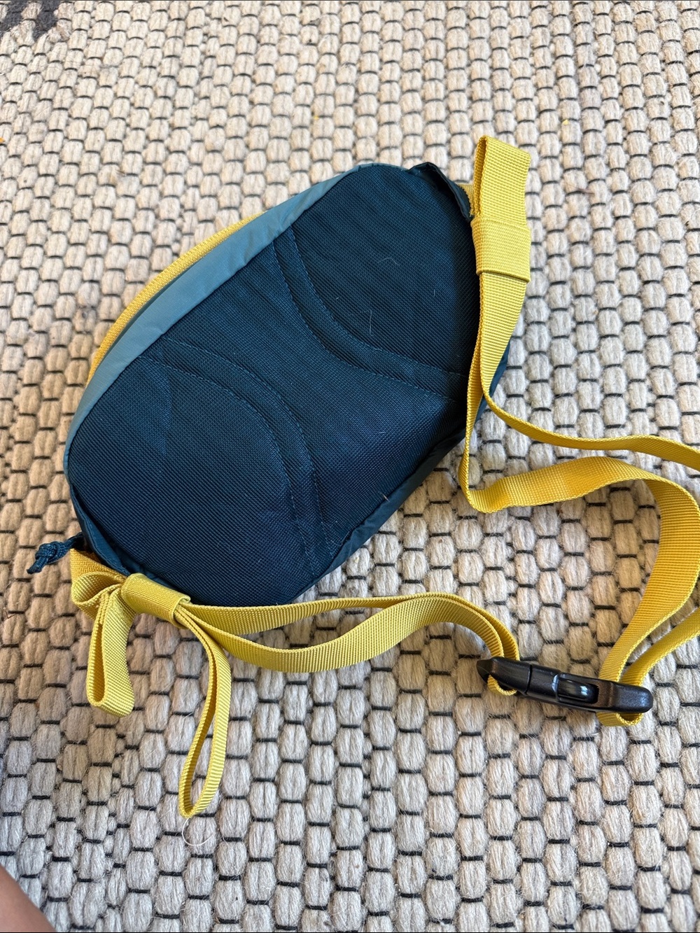PATAGONIA Terravia Mini Hip Pack 1L Like New - Picture 4 of 6